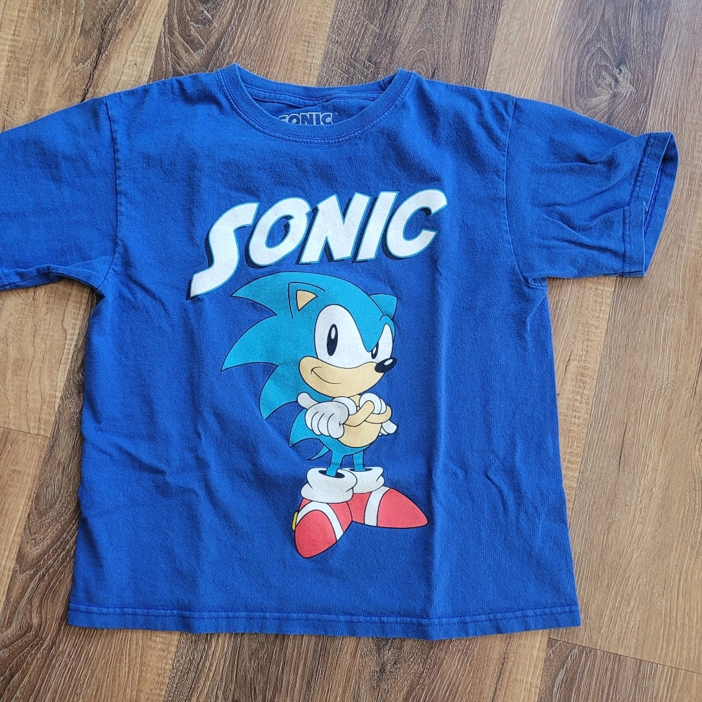 Sonic the hedgehog tee